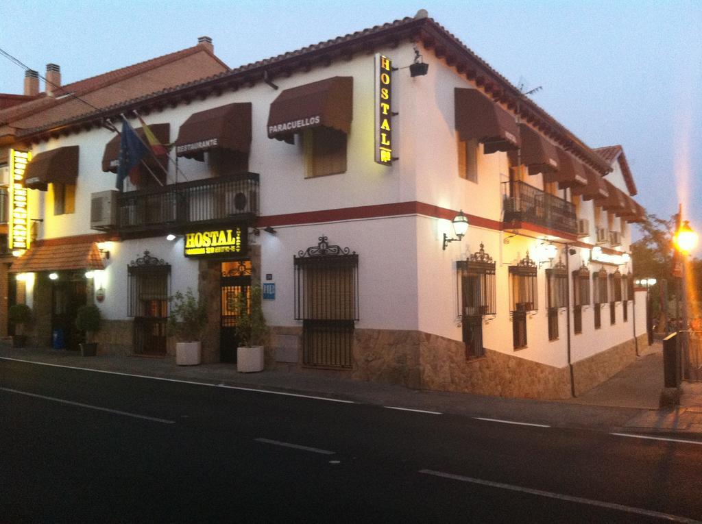 Hostal Paracuellos Paracuellos de Jarama Exterior foto